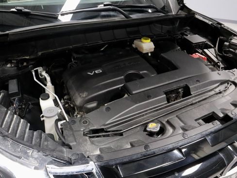 Used 2024 Nissan Pathfinder SL image 16