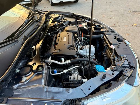 Used 2017 Honda Accord EX-L image 36