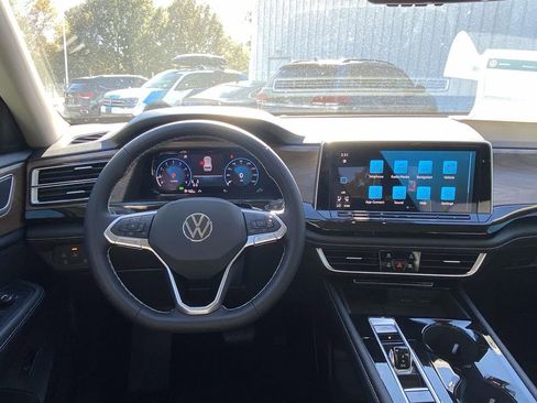 New 2026 Volkswagen Atlas SE FWD image 15