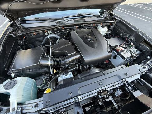 Used 2016 Toyota Tacoma TRD Off-Road w/ Premium & Technology Package image 30