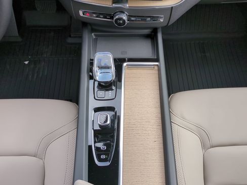 New 2026 Volvo XC60 B5 Plus w/ Protection Package Premier image 17