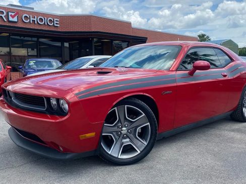 Used 2012 Dodge Challenger R/T image 1