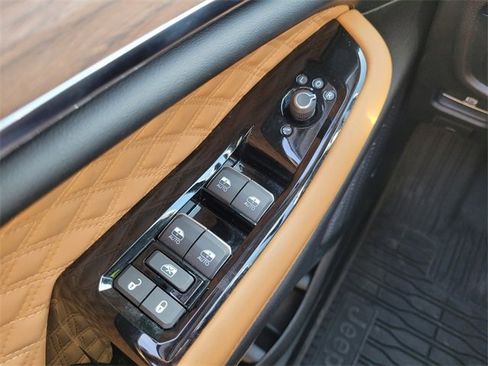 Certified 2022 Jeep Grand Cherokee Summit w/ Adv Protech Group IV image 26