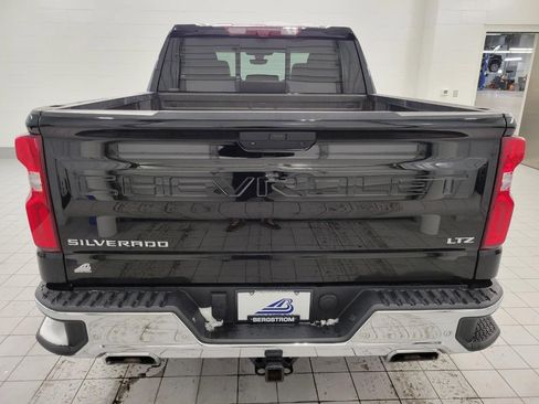 Used 2020 GMC Sierra 1500 SLE w/ SLE Value Package image 25