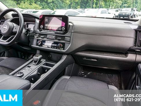 Used 2024 Nissan Pathfinder S AWD/4WD image 27