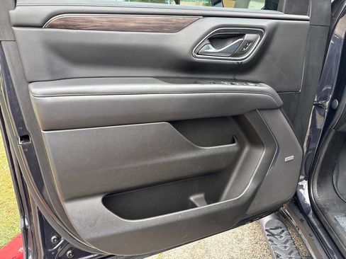 Used 2022 Chevrolet Tahoe Z71 AWD/4WD image 11