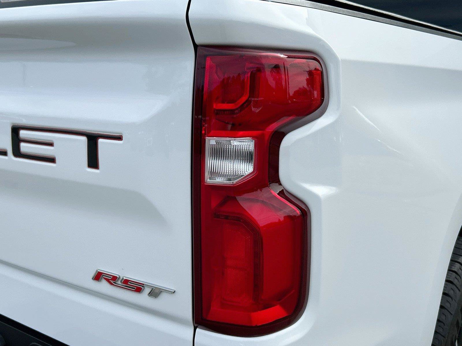 Used 2022 Chevrolet Silverado 1500 RST AWD/4WD image 12