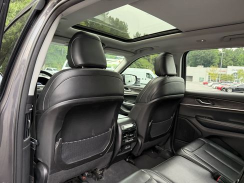 Used 2023 Jeep Grand Cherokee L Limited AWD/4WD image 27