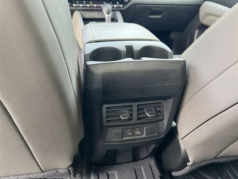 Used 2024 Chevrolet Colorado ZR2 w/ Technology Package AWD/4WD image 21