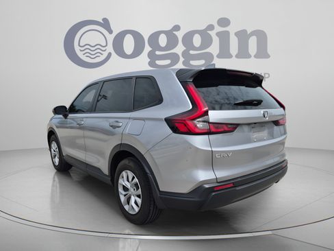 Used 2023 Honda CR-V LX image 4