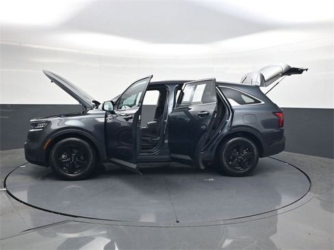 Used 2023 Kia Sorento LX image 36