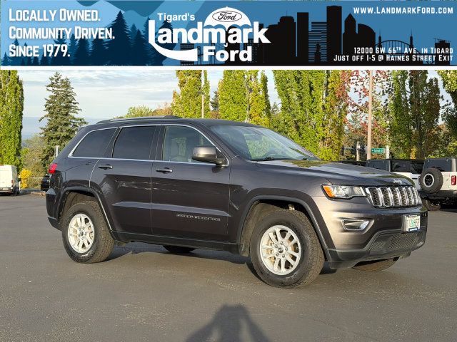 Used 2019 Jeep Grand Cherokee Laredo w/ Security & Convenience Group AWD/4WD image 1