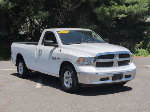 Used 2018 RAM 1500 Classic SLT AWD/4WD image 3