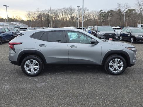 Certified 2024 Chevrolet Trax LS w/ Driver Confidence Package image 17