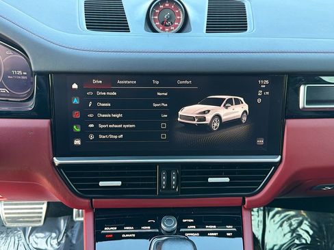 Used 2023 Porsche Cayenne GTS image 29