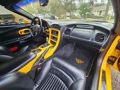 Used 2003 Chevrolet Corvette Convertible w/ Preferred Equipment Group1 image 27