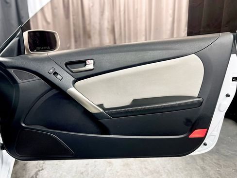 Used 2016 Hyundai Genesis 3.8 image 29