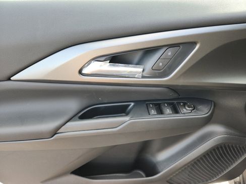 New 2026 Chevrolet Equinox EV LT image 10