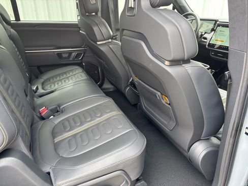 Used 2023 Rivian R1S Adventure image 34