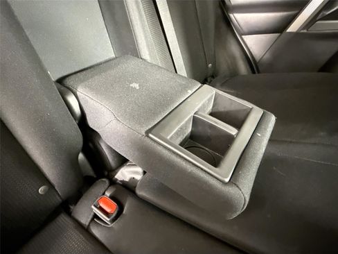 Used 2017 Toyota RAV4 XLE image 37