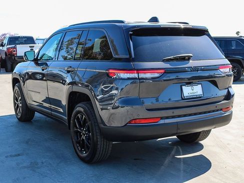 New 2026 Jeep Grand Cherokee Altitude RWD image 7