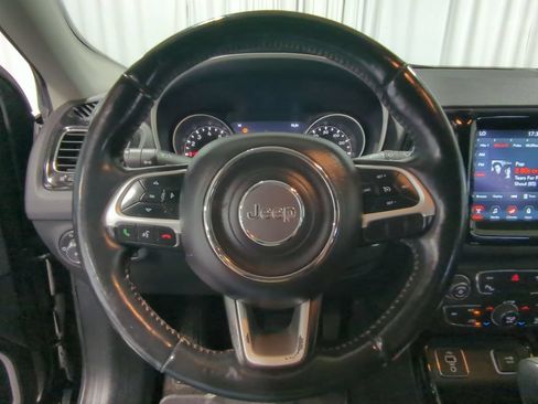 Used 2018 Jeep Compass Limited w/ Navigation Group FWD image 28