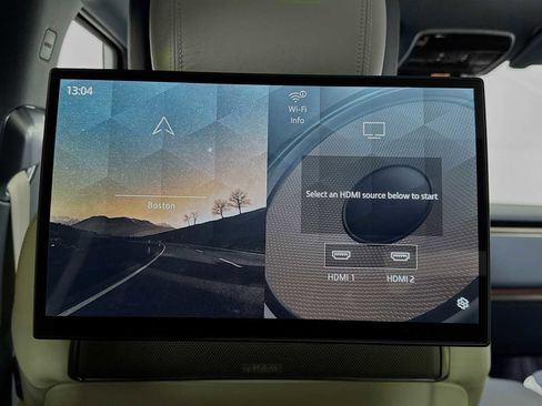 New 2025 Land Rover Range Rover SV image 26