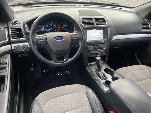 Certified 2017 Ford Explorer XLT w/ Equipment Group 202A image 7