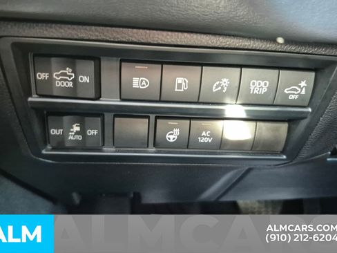 Used 2025 Toyota Tundra Platinum image 39