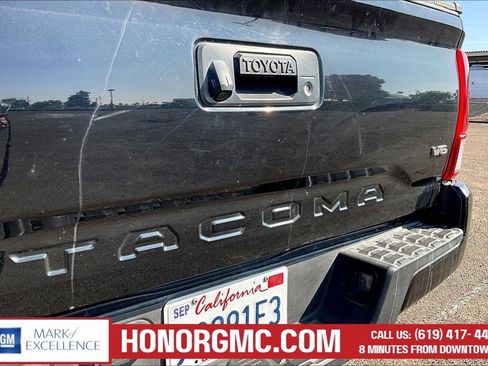 Used 2019 Toyota Tacoma TRD Sport image 24