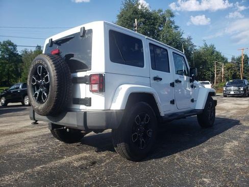 Used 2014 Jeep Wrangler Unlimited Rubicon w/ Connectivity Group AWD/4WD image 7