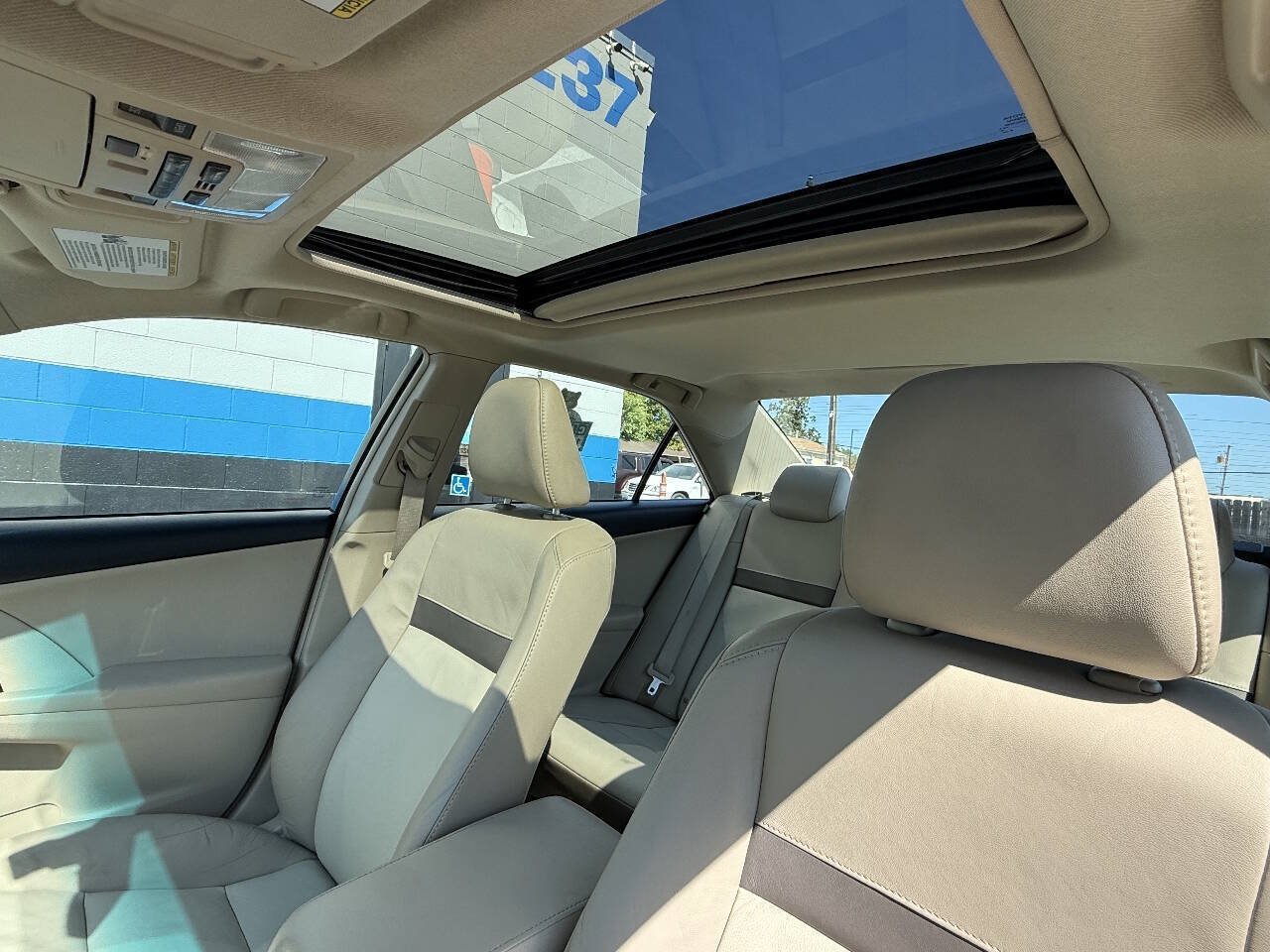 Used 2012 Toyota Camry XLE FWD image 11