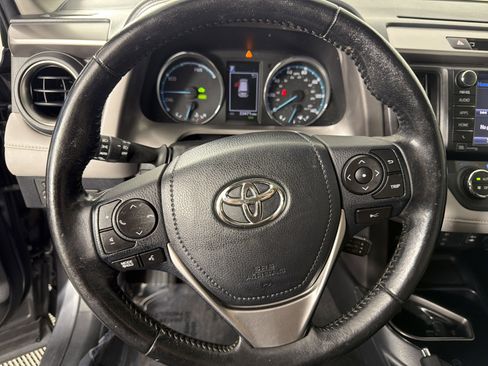 Used 2018 Toyota RAV4 Limited w/ Advanced Technology Package image 14