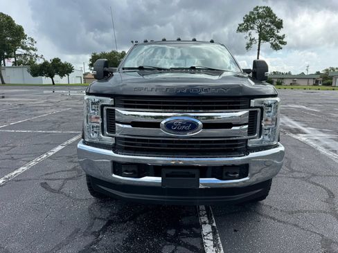 Used 2018 Ford F250 XL w/ STX Appearance Package AWD/4WD image 3