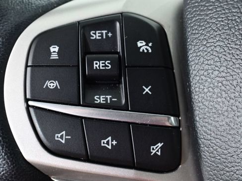 Used 2022 Ford Explorer XLT w/ Equipment Group 202A AWD/4WD image 33
