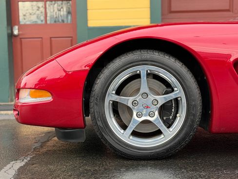 Used 2000 Chevrolet Corvette Convertible w/ Performance Handling Pkg image 33