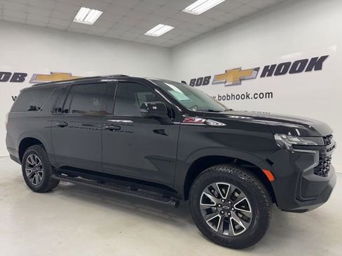 Used 2024 Chevrolet Suburban Z71 w/ Luxury Package AWD/4WD image 3
