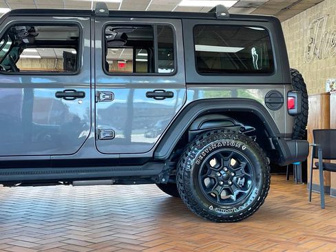 Used 2023 Jeep Wrangler Unlimited w/ Cold Weather Group AWD/4WD image 7