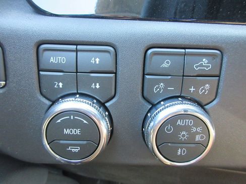 New 2026 GMC Sierra 1500 SLT w/ SLT Premium Plus Package AWD/4WD image 18