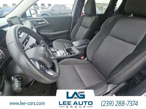 Used 2024 Mitsubishi Outlander ES image 4