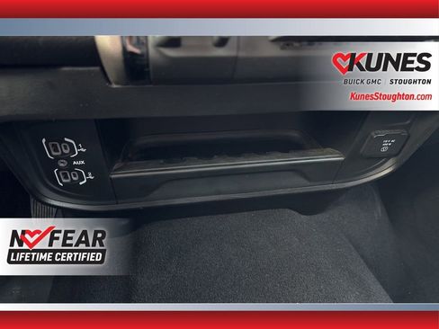 Used 2024 RAM 2500 Laramie AWD/4WD image 25