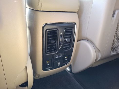 Used 2018 Jeep Grand Cherokee Limited AWD/4WD image 12