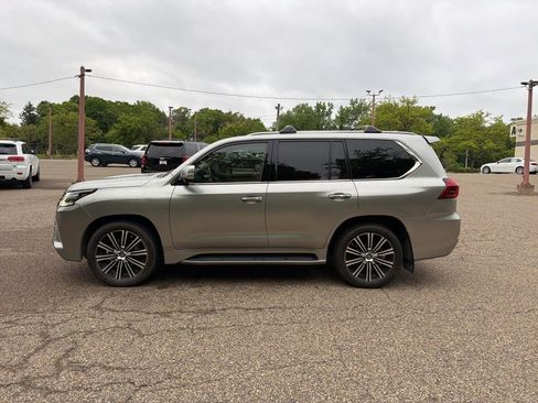 Used 2021 Lexus LX 570 4WD w/ Luxury Package image 31