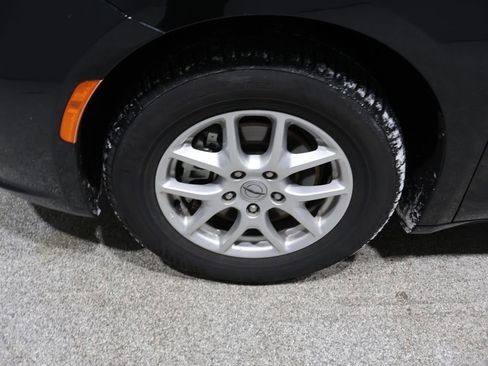 Used 2022 Chrysler Pacifica Touring-L image 9