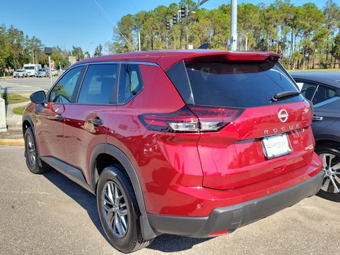 Certified 2025 Nissan Rogue S image 6