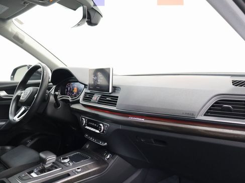 Used 2020 Audi Q5 e Prestige w/ Prestige Package image 23
