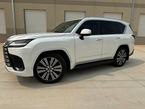 Used 2023 Lexus LX 600 4WD w/ Accessory Package (Z1) image 1