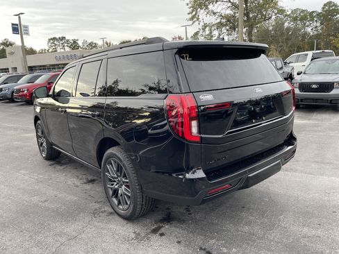 New 2025 Ford Expedition Platinum w/ Stealth Performance Package image 5