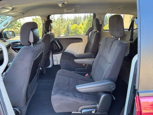 Used 2014 Dodge Grand Caravan SE w/ Quick Order Package 29E SE FWD image 19