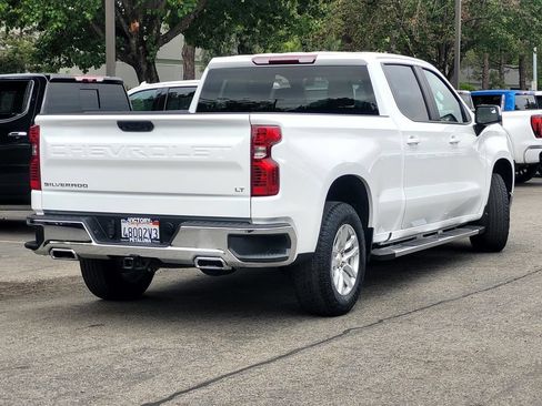 Used 2022 Chevrolet Silverado 1500 LT AWD/4WD image 4